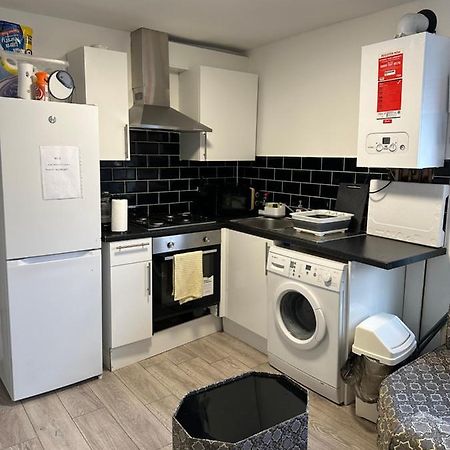 Beautiful Hoe Street First Floor One Bedroom Apartment B Walthamstow لندن المظهر الخارجي الصورة