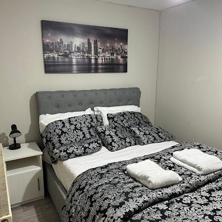 Beautiful Hoe Street First Floor One Bedroom Apartment B Walthamstow لندن المظهر الخارجي الصورة
