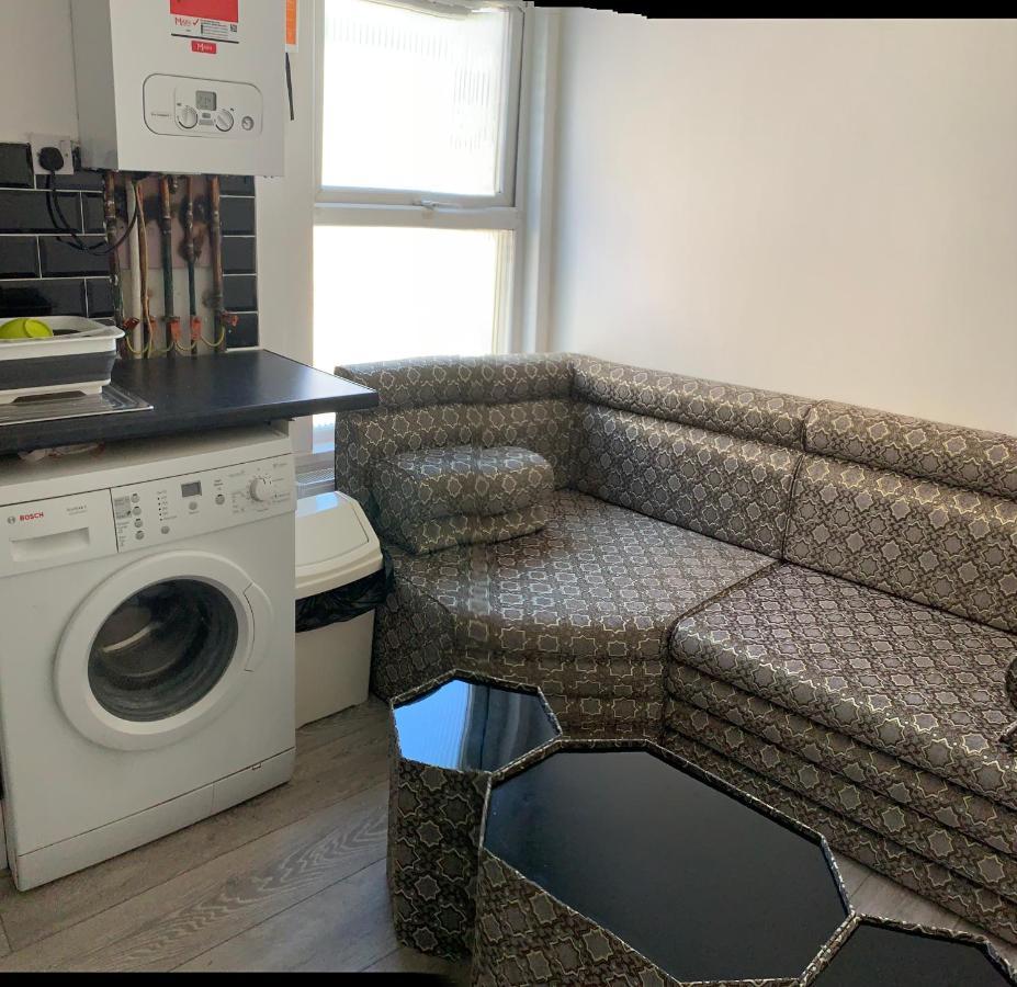 Beautiful Hoe Street First Floor One Bedroom Apartment B Walthamstow لندن المظهر الخارجي الصورة