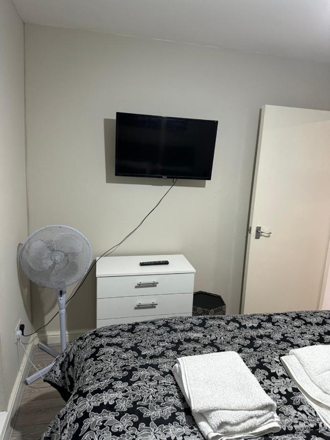Beautiful Hoe Street First Floor One Bedroom Apartment B Walthamstow لندن المظهر الخارجي الصورة