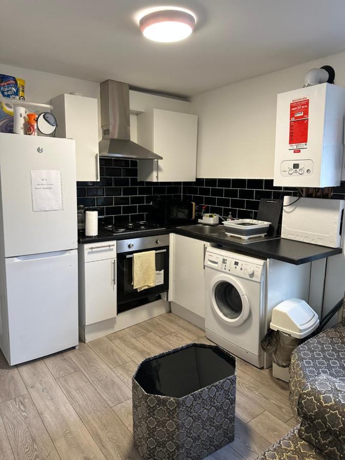 Beautiful Hoe Street First Floor One Bedroom Apartment B Walthamstow لندن المظهر الخارجي الصورة