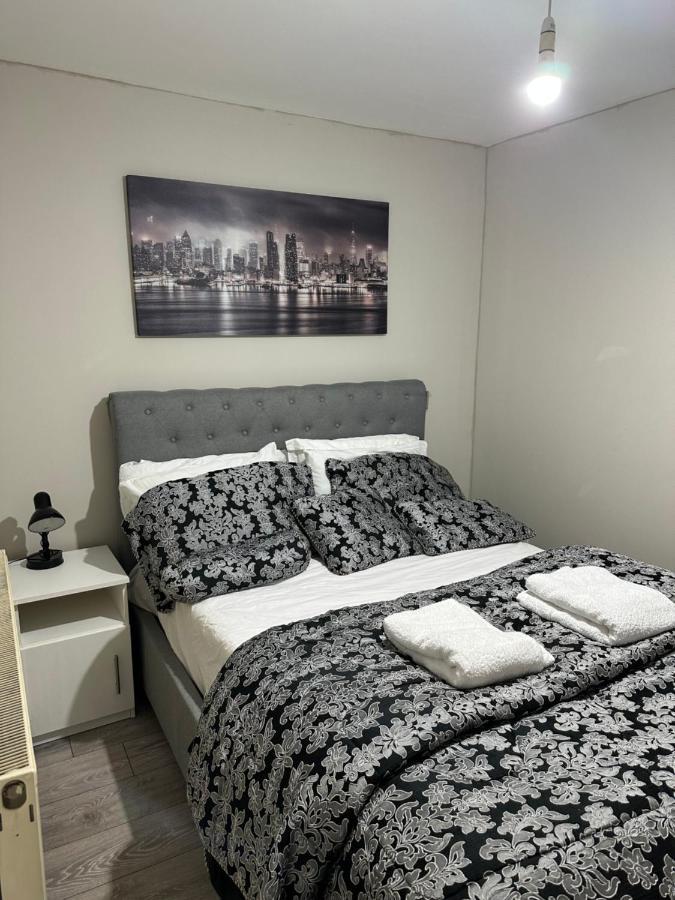 Beautiful Hoe Street First Floor One Bedroom Apartment B Walthamstow لندن المظهر الخارجي الصورة